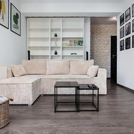 Nad Jeziorem - Pasaz Portowy Apartment Gizycko