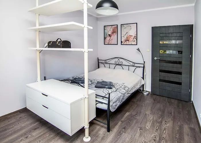 Nad Jeziorem Apartment *