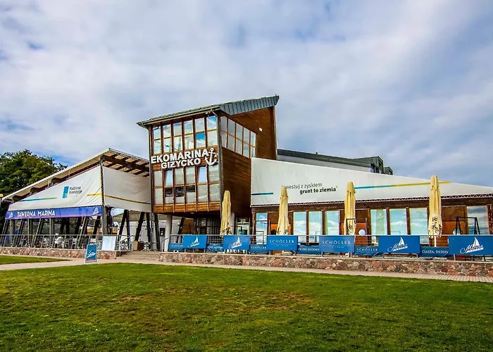 Nad Jeziorem Apartment