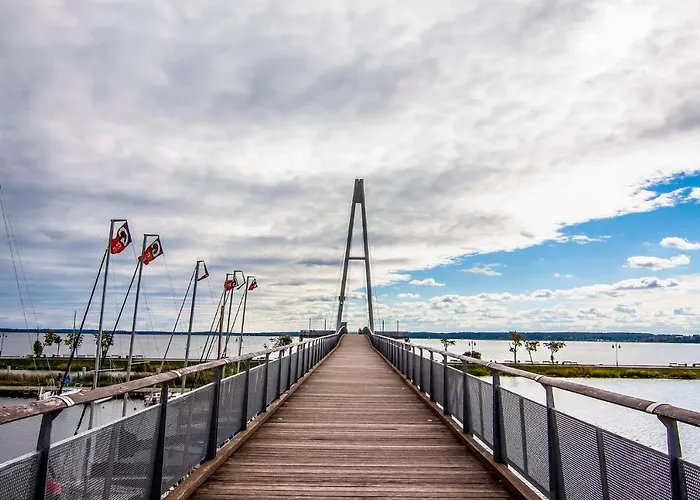 Nad Jeziorem Apartment *